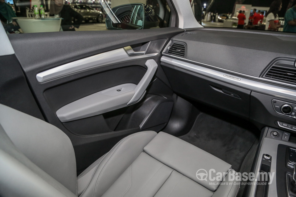Audi Q5 FY (2019) Interior