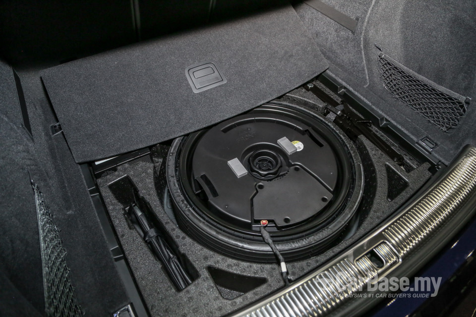 Audi Q5 FY (2019) Interior
