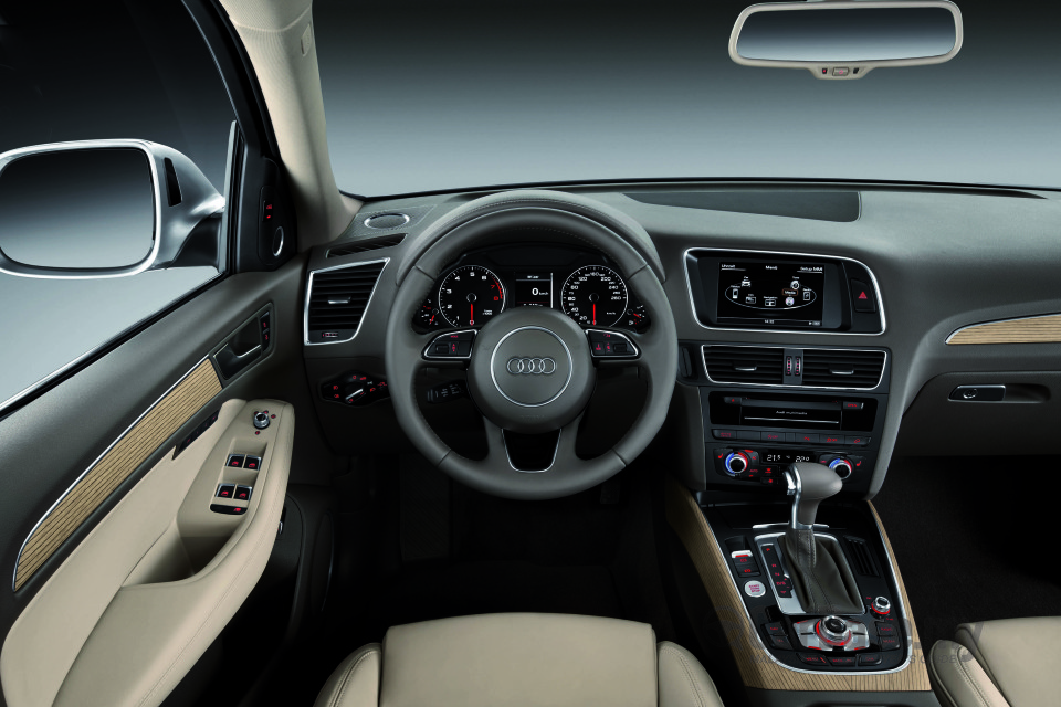 Audi Q5 8R Facelift (2012) Interior