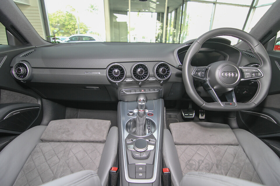 Toyota Fortuner AN160 (2016) Interior