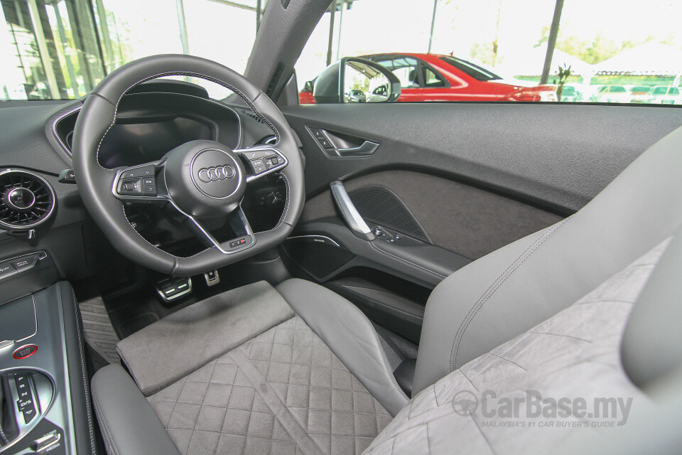 Mazda MX-5 ND (2015) Interior