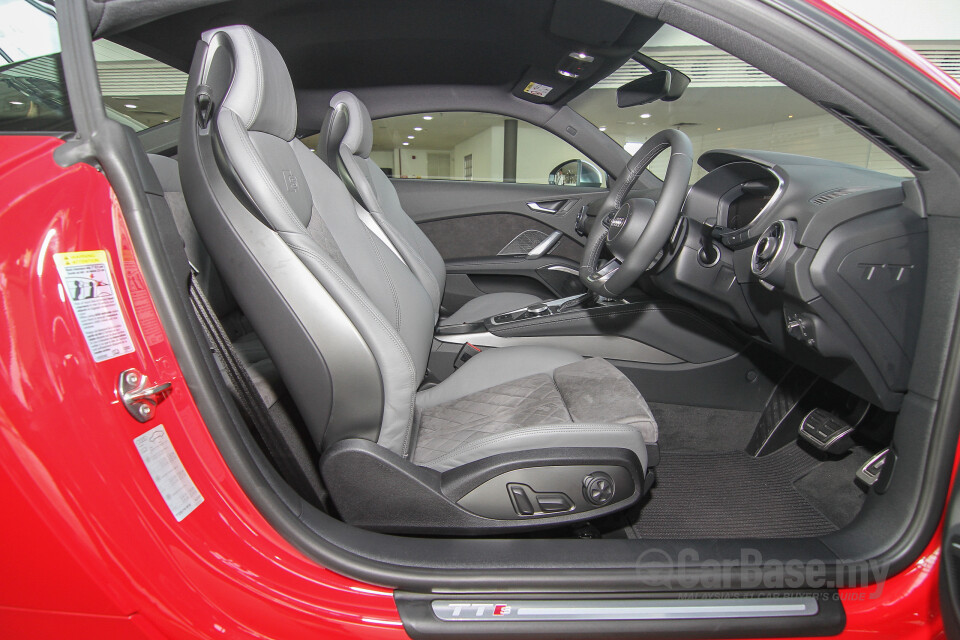 Audi A4 B9 (2016) Interior