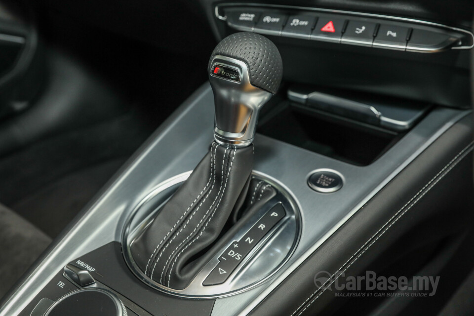 BMW i4 G26 (2022) Interior