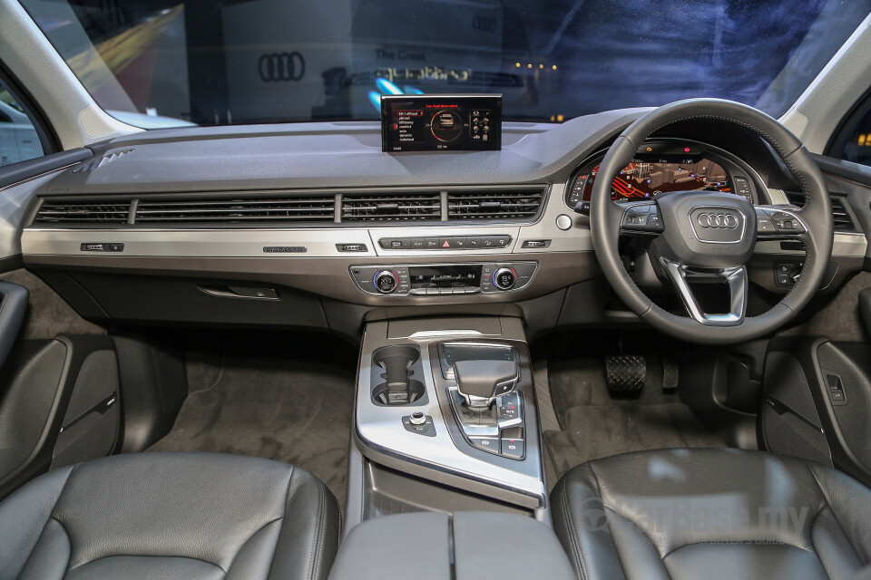 Toyota Fortuner AN160 (2016) Interior