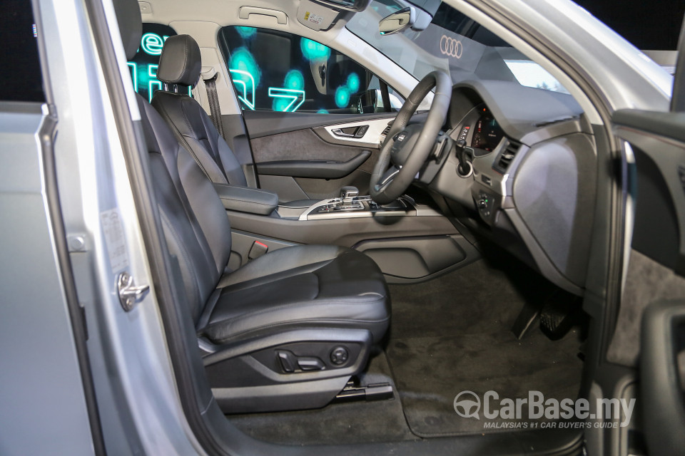Audi Q7 4M (2015) Interior