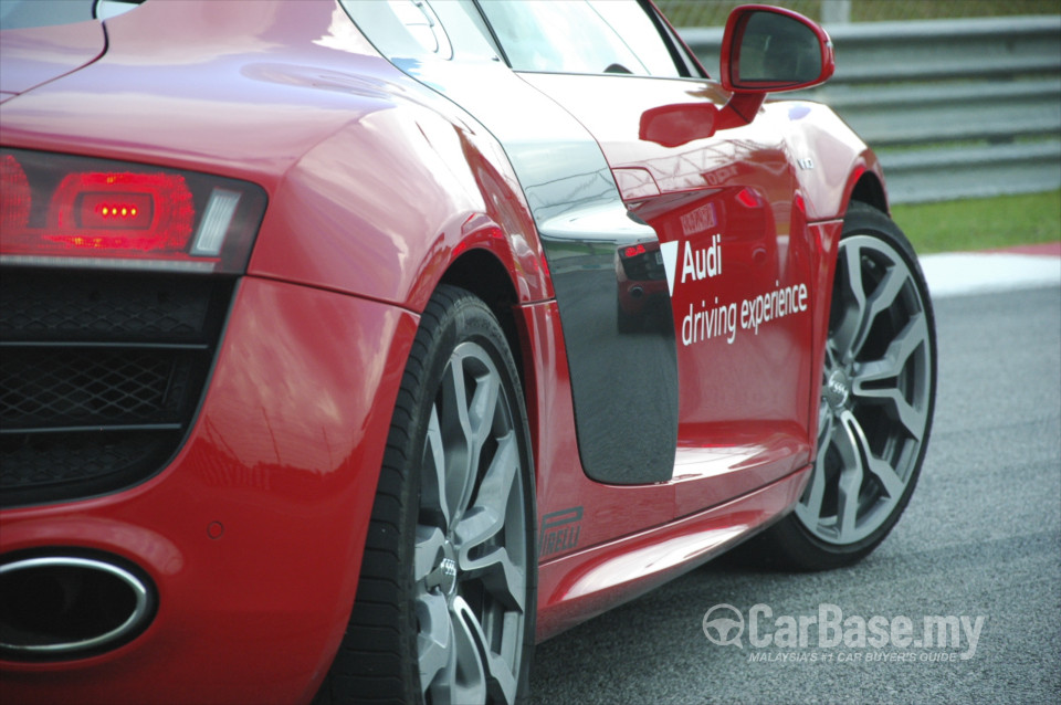 Audi R8 Type 42 (2013) Exterior