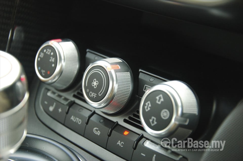 Audi R8 Type 42 (2013) Interior