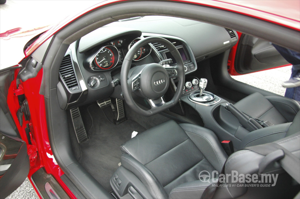 Audi R8 Type 42 (2013) Interior