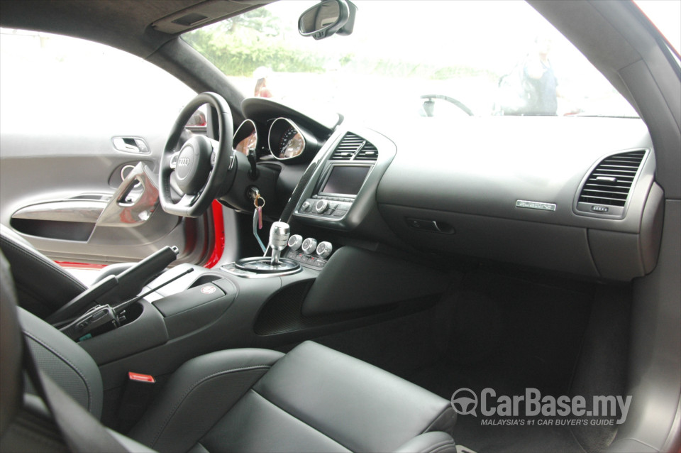 Audi R8 Type 42 (2013) Interior