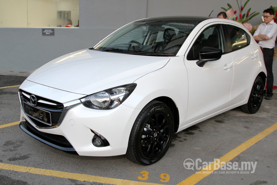 Mazda 2 Hatchback DJ (2015) Exterior