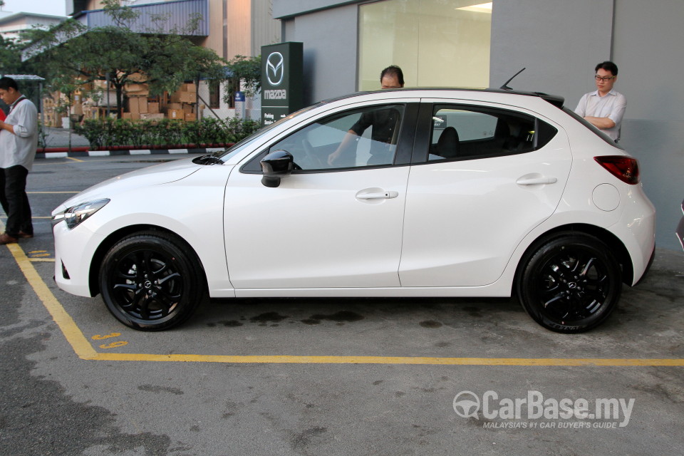 Mazda 2 Hatchback DJ (2015) Exterior