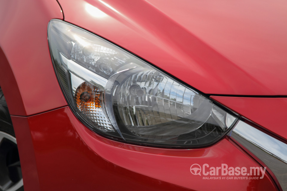 Mazda 2 Hatchback DJ (2015) Exterior