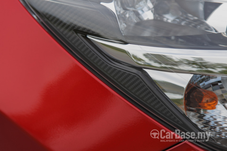 Mazda 2 Hatchback DJ (2015) Exterior