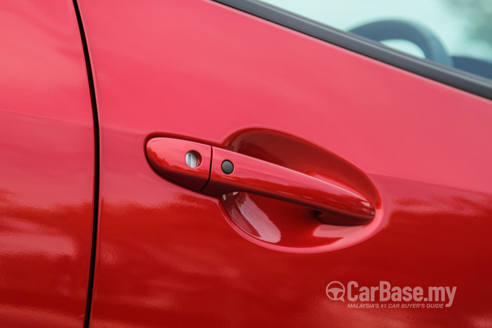 Mazda 2 Hatchback DJ (2015) Exterior