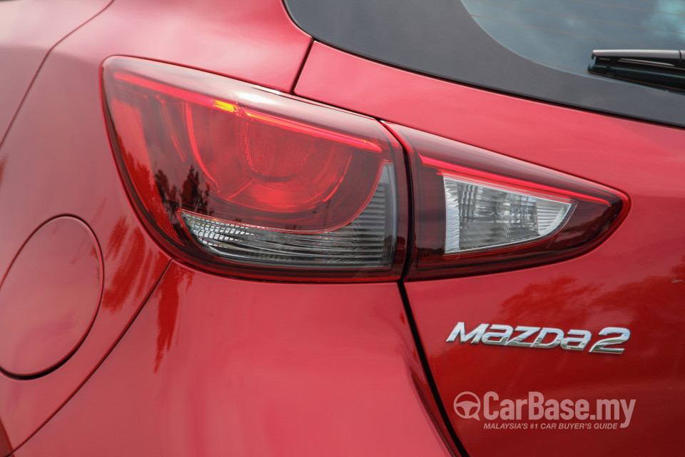 Mazda 2 Hatchback DJ (2015) Exterior
