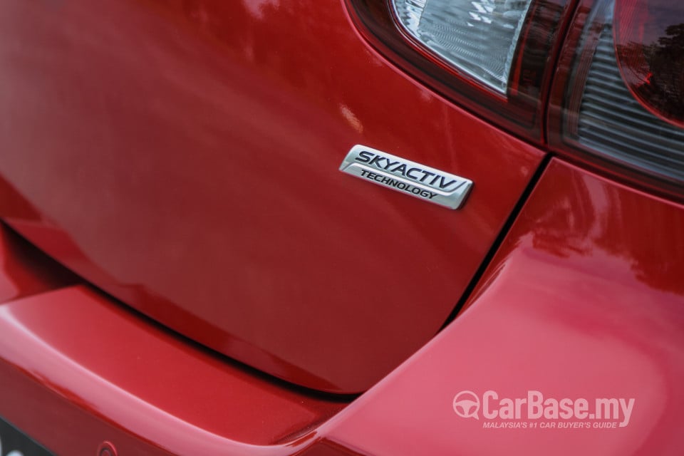 Mazda 2 Hatchback DJ (2015) Exterior