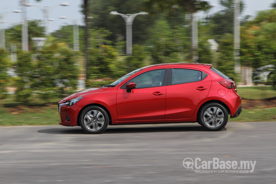 Mazda 2 Hatchback DJ (2015) Exterior