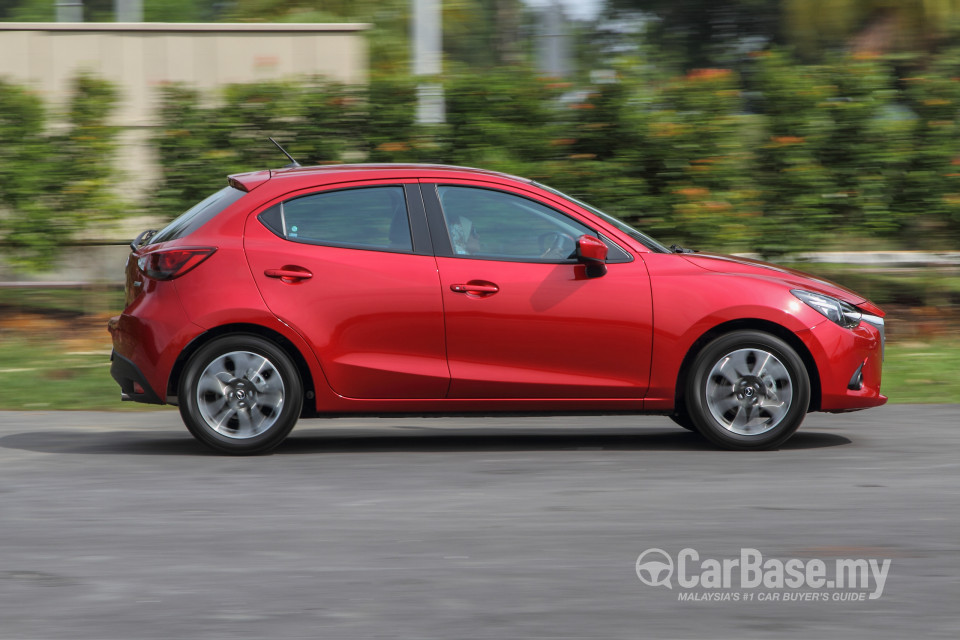 Mazda 2 Hatchback DJ (2015) Exterior