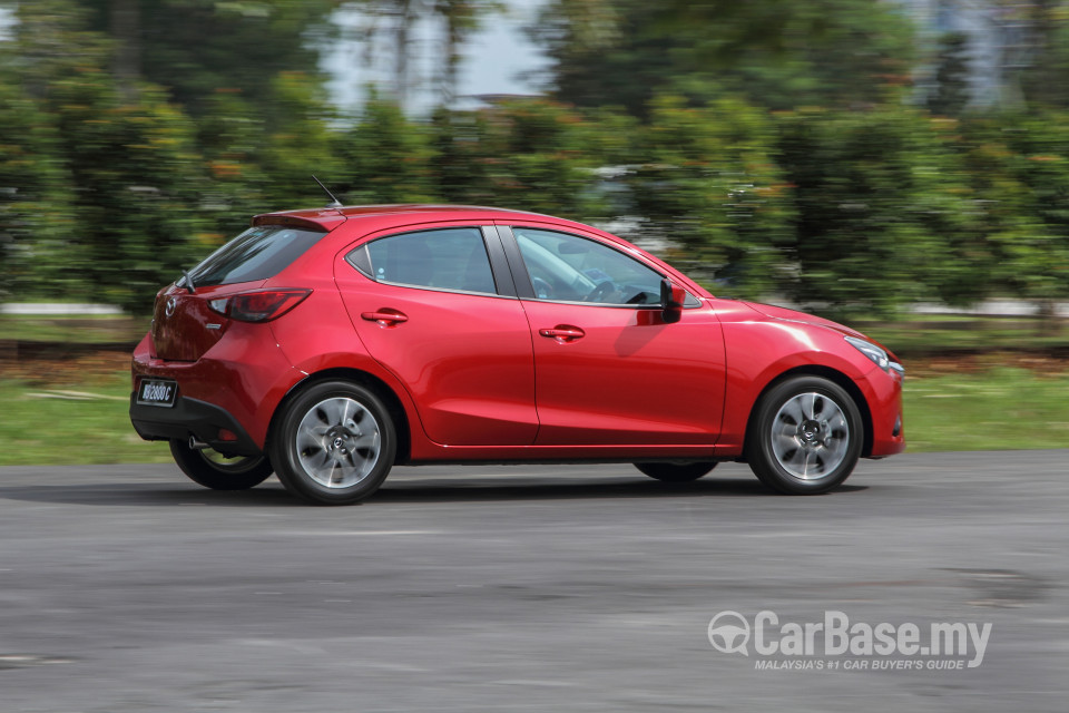 Mazda 2 Hatchback DJ (2015) Exterior