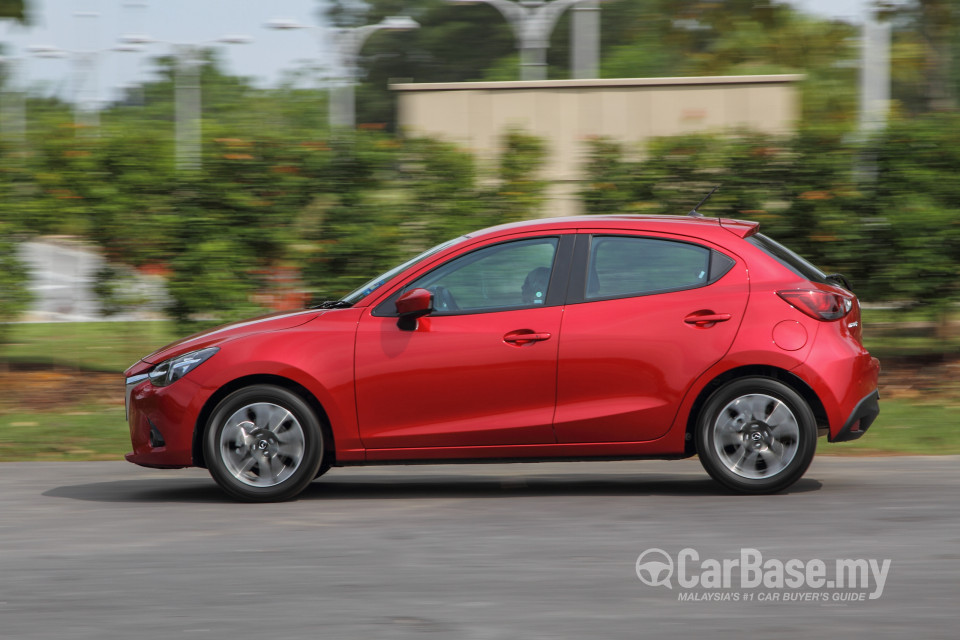 Mazda 2 Hatchback DJ (2015) Exterior