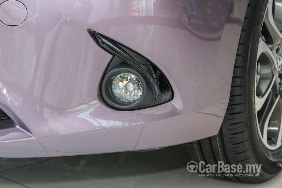 Mazda 2 Hatchback DJ (2015) Exterior
