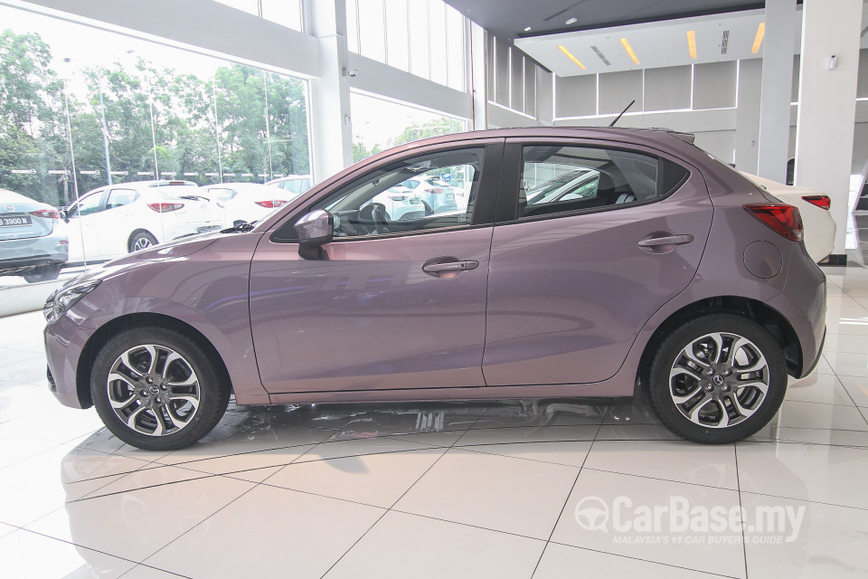 Mazda 2 Hatchback DJ (2015) Exterior