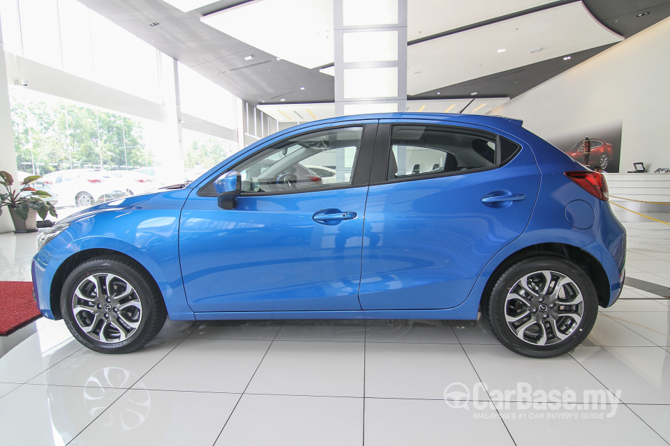Mazda 2 Hatchback DJ (2015) Exterior