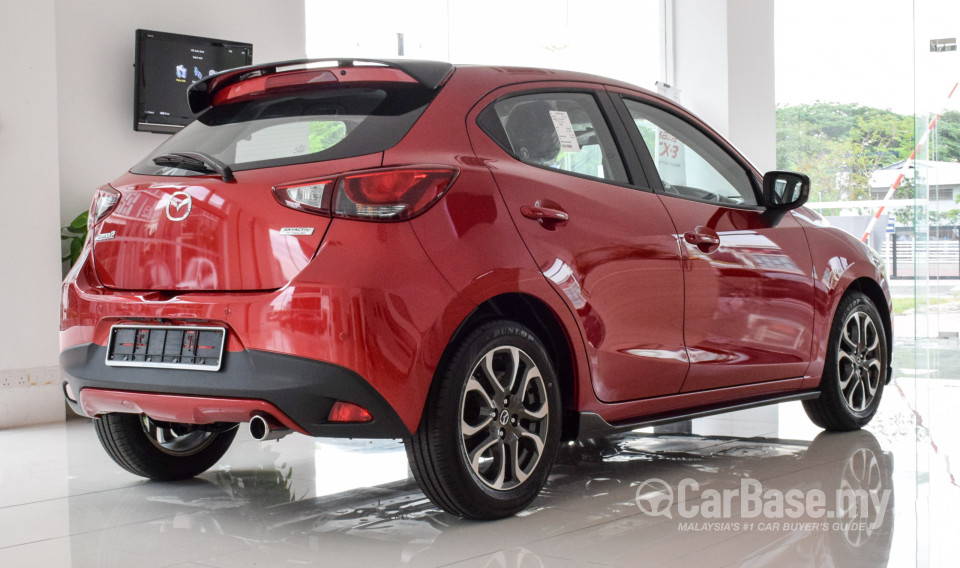 Mazda 2 Hatchback DJ (2015) Exterior