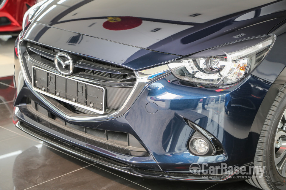 Mazda 2 Hatchback DJ (2015) Exterior