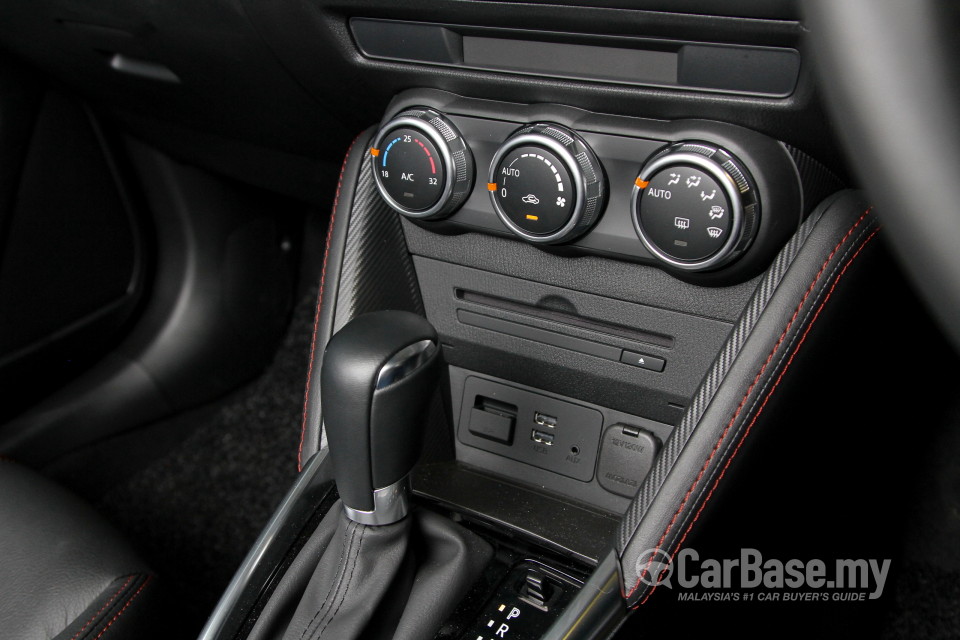 Mazda 2 Hatchback DJ (2015) Interior