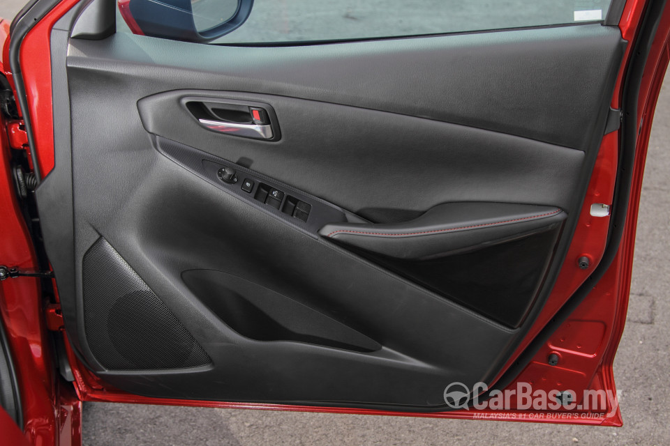 Mazda 2 Hatchback DJ (2015) Interior