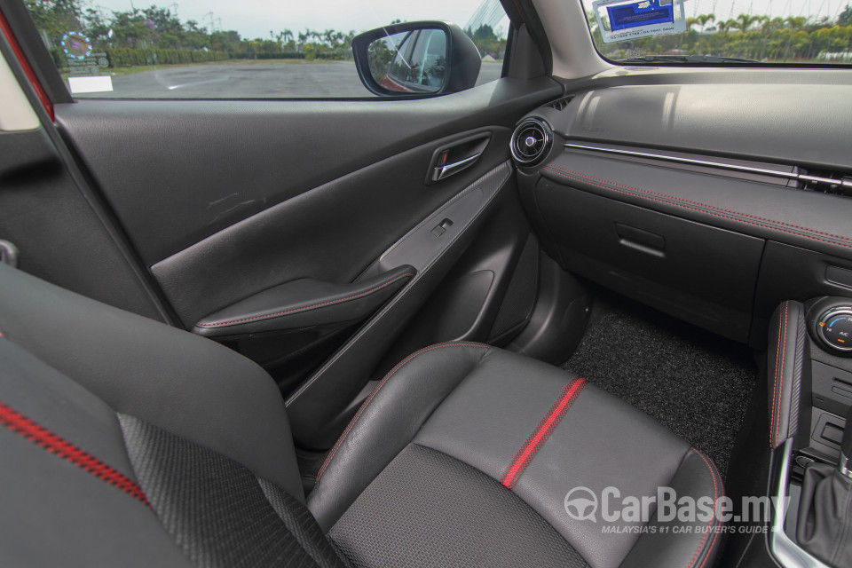 Mazda 2 Hatchback DJ (2015) Interior