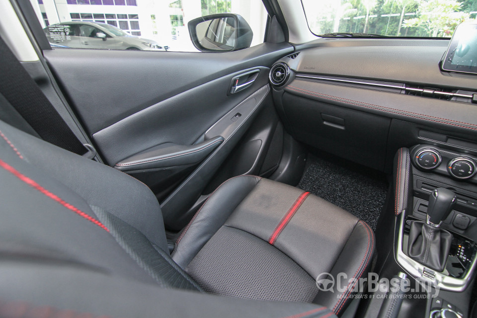 Mazda 2 Hatchback DJ (2015) Interior