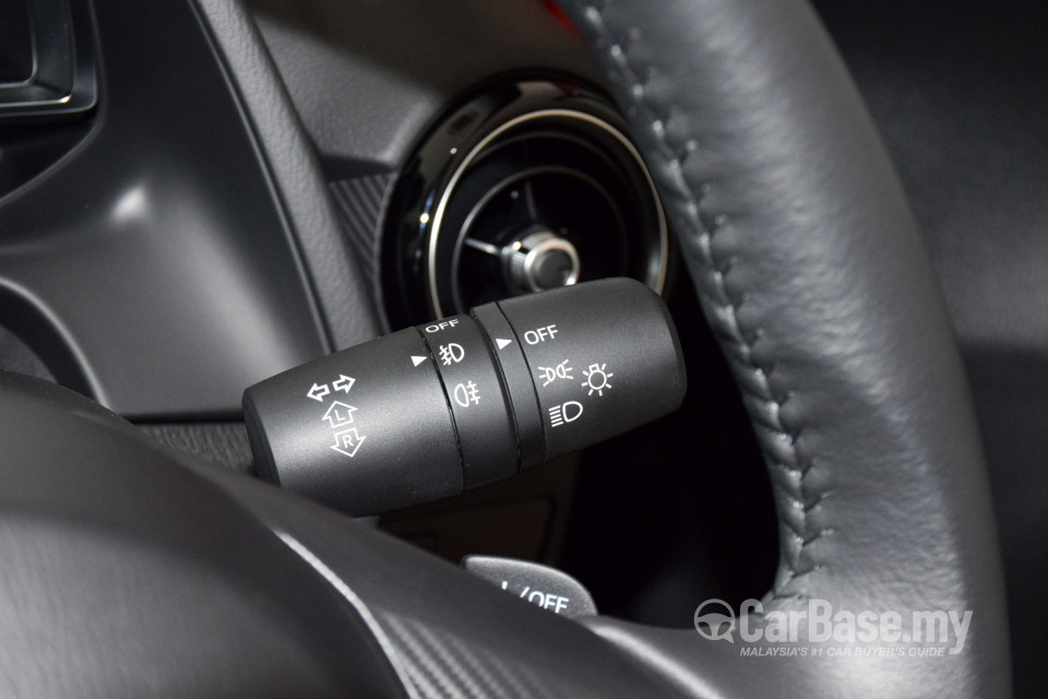 Mazda 2 Hatchback DJ (2015) Interior