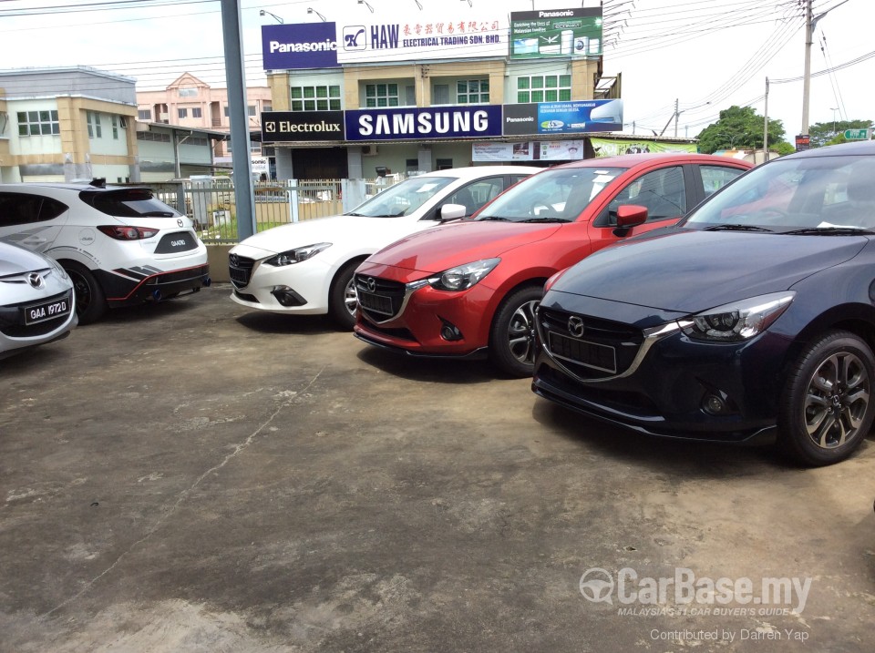 Mazda 2 Hatchback DJ (2015) User