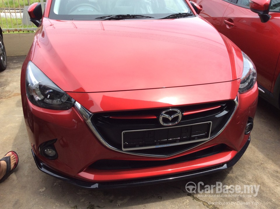 Mazda 2 Hatchback DJ (2015) User