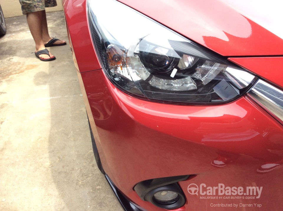 Mazda 2 Hatchback DJ (2015) User