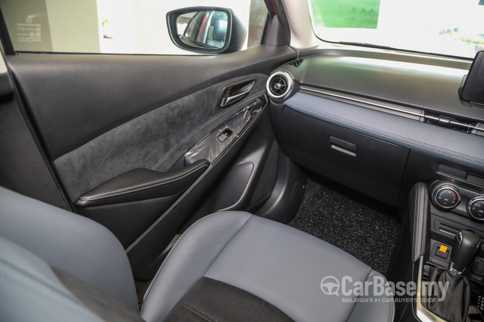 Mazda 2 Hatchback DJ Facelift (2020) Interior