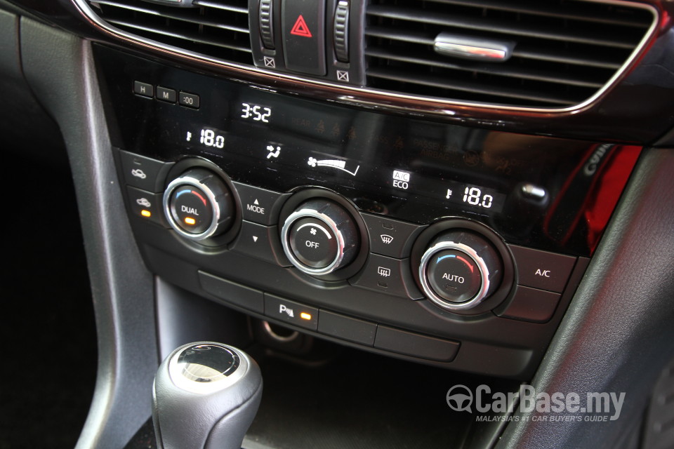 Mazda 6 Sedan GJ (2013) Interior