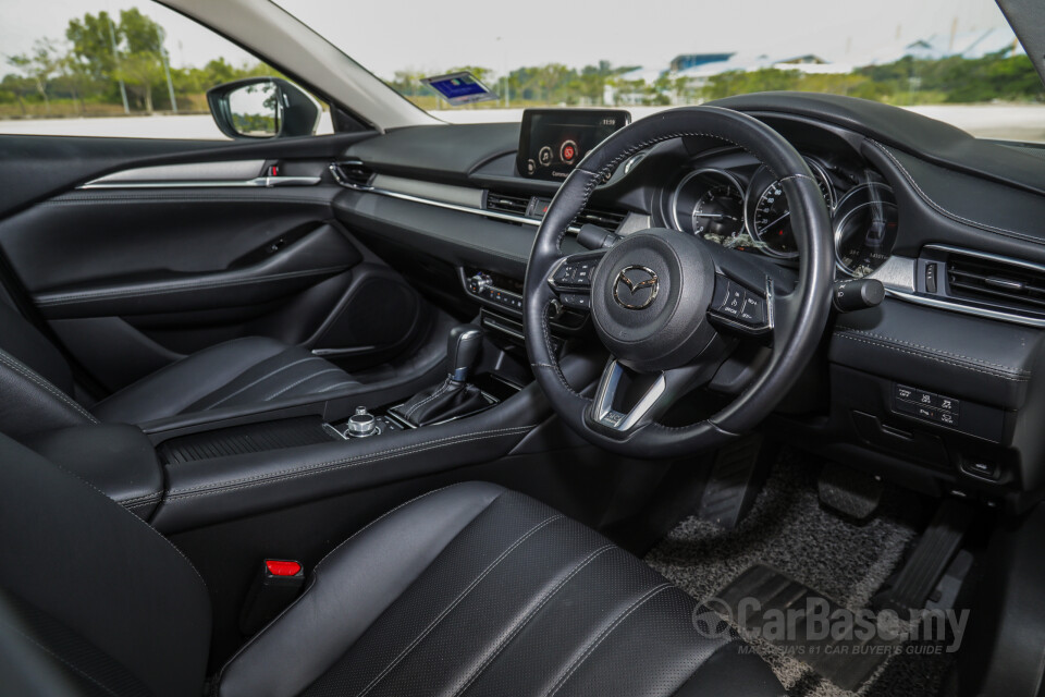 Perodua Aruz D38L (2019) Interior