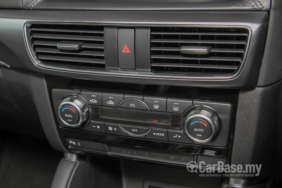 Mazda CX-5 Mk1 Facelift (2015) Interior