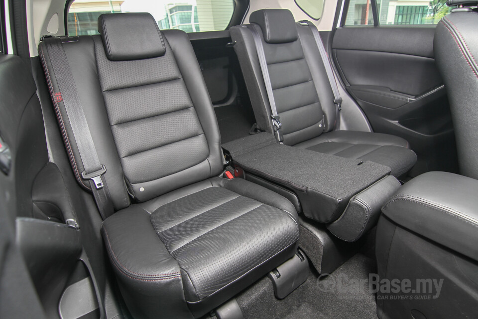 Toyota Innova AN140 (2016) Interior