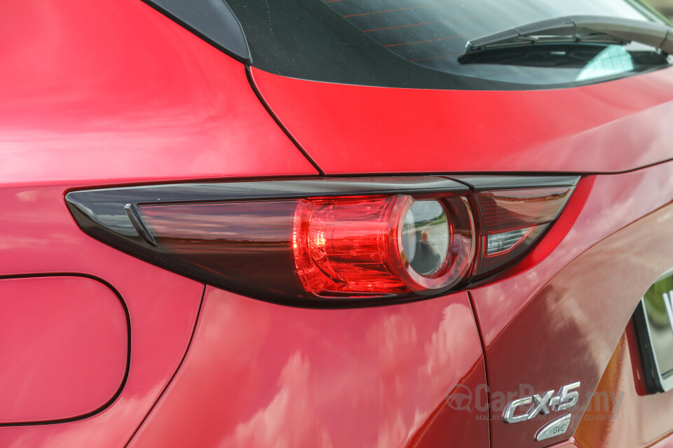 Toyota C-HR Mk1 (2018) Exterior