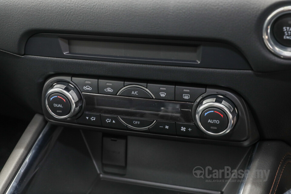 Nissan Navara D23 Facelift (2021) Interior