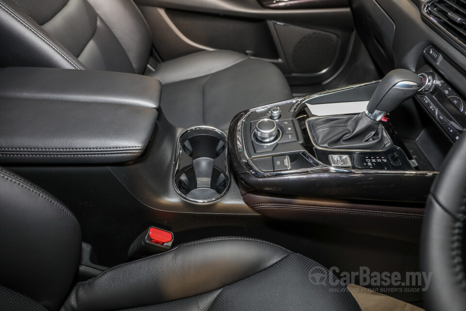 Nissan Navara D23 Facelift (2021) Interior