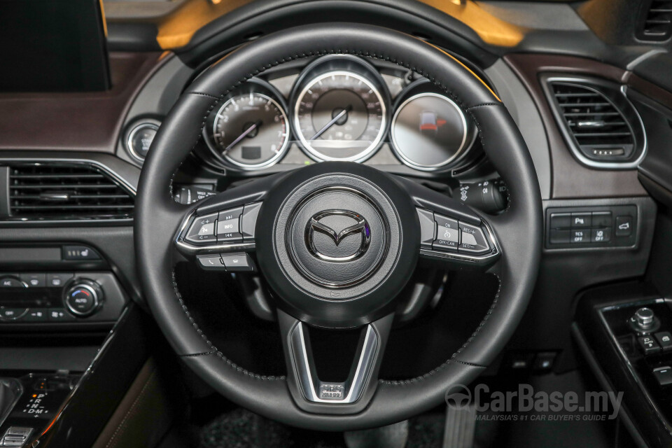 Perodua Aruz D38L (2019) Interior