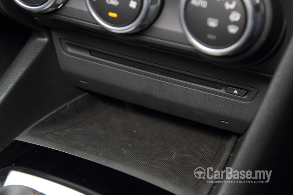 Mazda 3 Sedan BM (2014) Interior