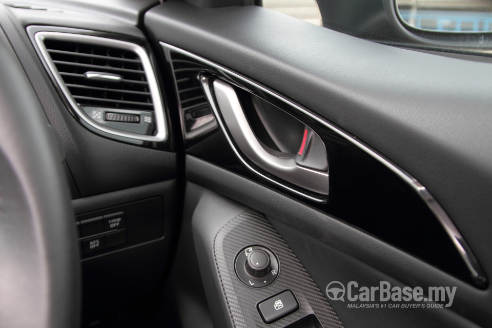 Mazda 3 Sedan BM (2014) Interior