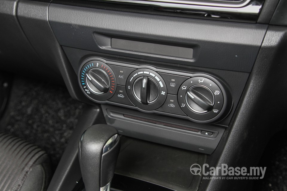 Mazda 3 Sedan BM (2014) Interior