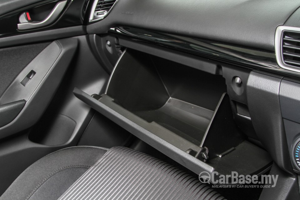 Mazda 3 Sedan BM (2014) Interior